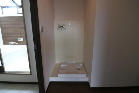 トイレ １階トイレ♪
新品交換済みの温水洗浄トイレです♪