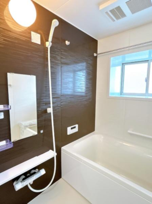  F̗InK[|[tłB
Vv[{fB\[vuXy[XmۂĂ܂B