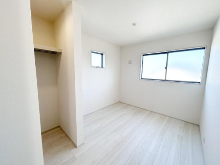 m EH[NCN[[bgtŐXy[XXbLł܂B
eɂ[܂̂ŁAql̈ߗނ₨Ȃǂ[ł܂B
