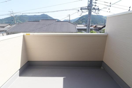 �o���R�j�[ -