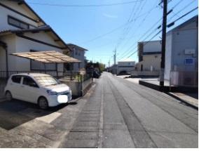前面道路含む現地写真 前面道路の様子