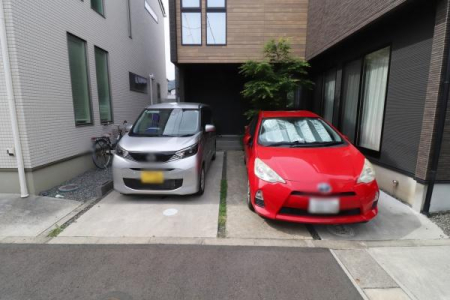 駐車場 -