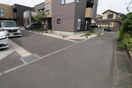 前面道路含む現地写真 -