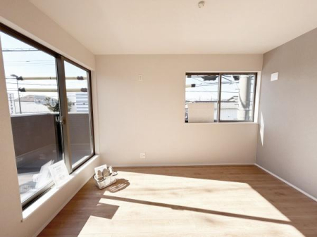 m oRj[gȌݕƂ炵܂BWICA̕ЕtX[Yɍs܂B
