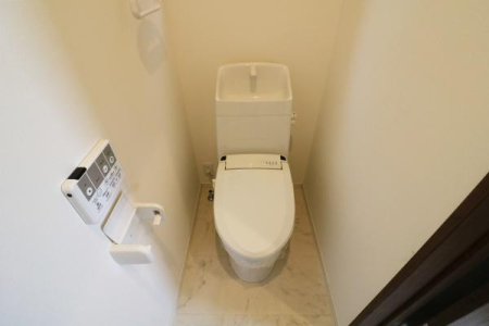 gC ֍t̃gCŁANʂĉKɂpł܂B