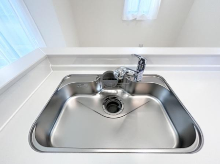 Lb` VN̗lqA\ɂ􂢕₷łB