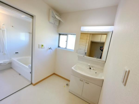 ���ʑ�E���ʏ� ��炵�����K�ɕς���V�����[�t���ʉ��ϑ���Ƃ�̐��ʃX�y�[�X�Œ��̐g�x�x���X���[�Y�Ɂ�
