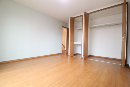 �m�� 2�K8.5���̗m���B��������o���R�j�[�ɖʂ����������ł���