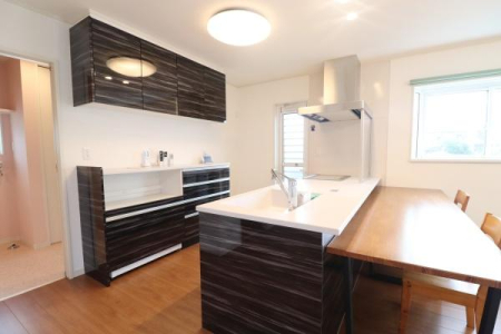 ���r���O ���r���O�̗l�q��������L�b�`���ł���