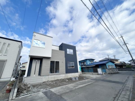 �O�ʓ��H�܂ތ��n�ʐ^ �O�ʓ��H�͕�����4���̓��H�ł��B