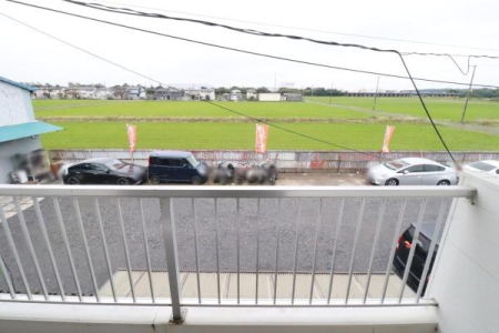 �Z�˂���̒��]�ʐ^ �o���R�j�[����̒���