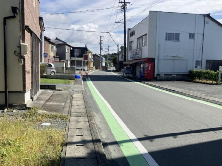 OʓH܂ތnʐ^ OʓH̗lqł