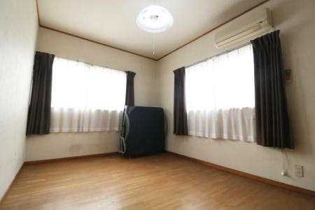 �m�� 2�K��5.9���̗m���I������œ������肪�ǂ��A���邢�����ŋC�����悭�߂����܂��B
���ʂ����ǍD�ŁA�G�߂��킸���K�ȏZ�܂��ł���