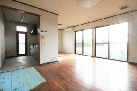 ���r���O LDK�ʊp�x����̗l�q