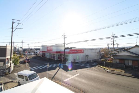 �Z�˂���̒��]�ʐ^ �o���R�j�[����̌i�F�ł���