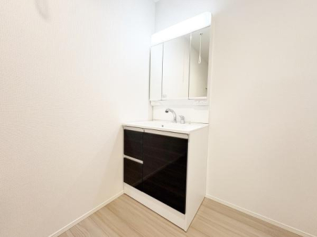 ���ʑ�E���ʏ� �������X�y�[�X���m�ۂ��ꂽ���ʏ��́A��l����ł̎g�p���X���[�Y�B
�Ƒ����������ƒ�ł��X�g���X�Ȃ����p�ł���̂����͂ł��I
