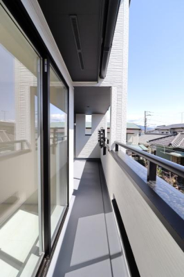 �o���R�j�[ -