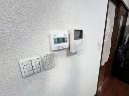 ̑ j^[tC^[zAqS̖hƐݔł