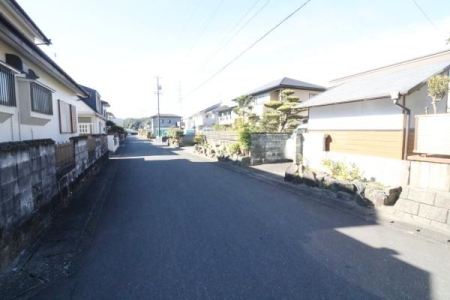 �O�ʓ��H�܂ތ��n�ʐ^ ��������̓��H�̗l�q