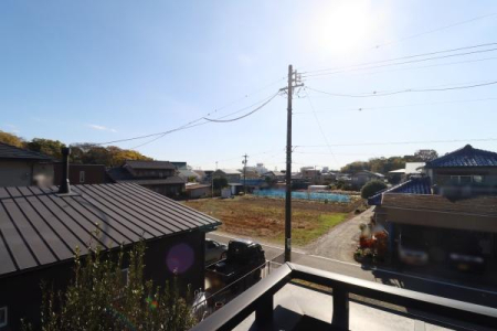 Z˂̒]ʐ^ oRj[̎ӊB