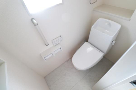 �g�C�� 1�A2�K�ɂ��ꂼ��g�C������܂��I