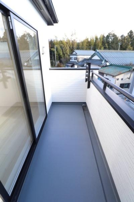 �o���R�j�[ -