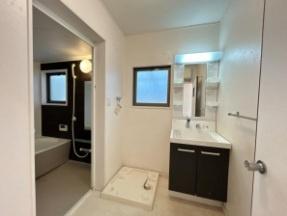 ʑEʏ ʑ̓N[jOAANX͒ւ\