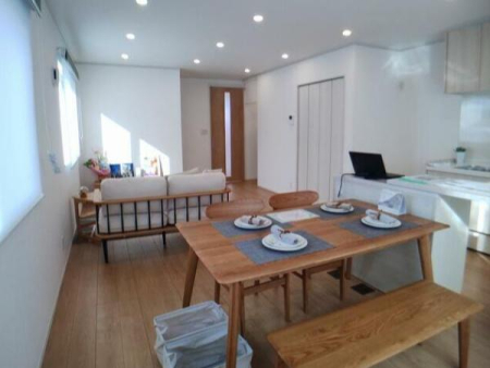 ���r���O -