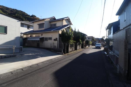 �O�ʓ��H�܂ތ��n�ʐ^ -