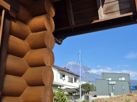 �Z�˂���̒��]�ʐ^ -