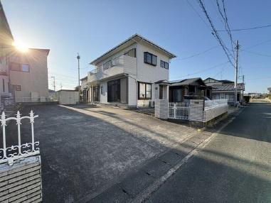 ���ԏ� �y�ԃR���N���[�g�̒��ԏ�
6��ȏ㒓�Ԃł���X�y�[�X�I