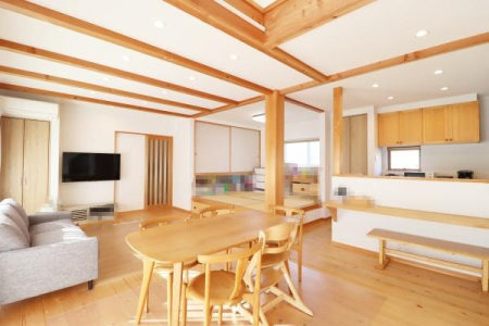 ���r���O -