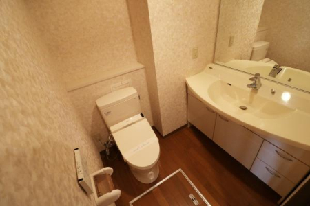 �g�C�� ���[�͂ɂ��z�������A�������[�t���g�C���I