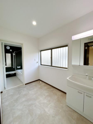 ���ʑ�E���ʏ� �������X�y�[�X���m�ۂ��ꂽ���ʏ��́A��l����ł̎g�p���X���[�Y�B
�Ƒ����������ƒ�ł��X�g���X�Ȃ����p�ł���̂����͂ł��I
