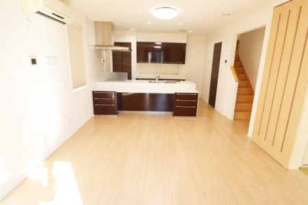 ���r���O -