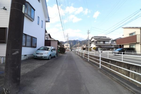 �O�ʓ��H�܂ތ��n�ʐ^ -