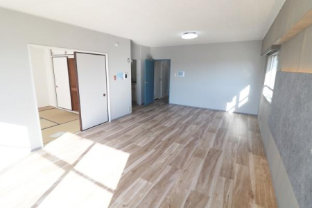 ���r���O -