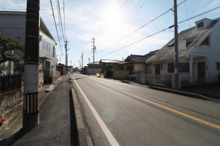 �O�ʓ��H�܂ތ��n�ʐ^ -