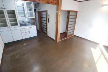 ���r���O -