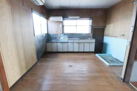 �L�b�`�� �_�C�j���O�L�b�`���̗l�q