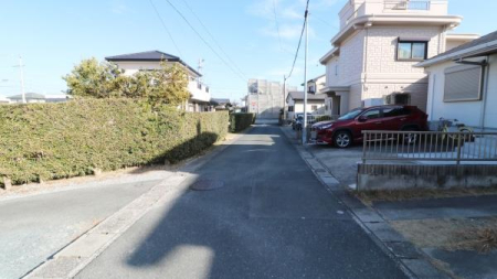 �O�ʓ��H�܂ތ��n�ʐ^ ���ʂ��ǂ��O�ʓ��H