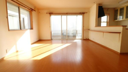 ���r���O -