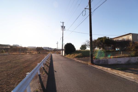 �O�ʓ��H�܂ތ��n�ʐ^ -