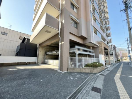  1�K�����͒��ԏ�X�y�[�X�ł�