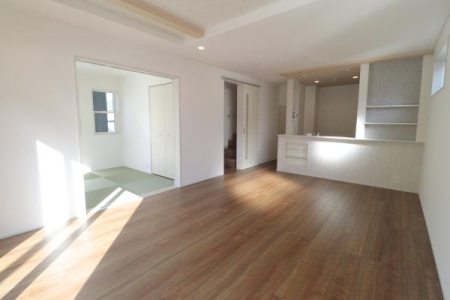 ���r���O -