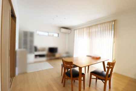 ���r���O -