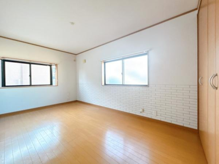 �m�� �y2�K�m��7.5���z�N���X���ցA���[������C�\��ł��B
�k�����ǖʂɃR���Z���g���ꂩ�����݂��A�g������̗ǂ������ɂ���\��ł��B