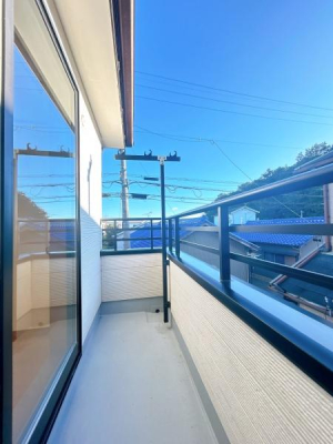 �o���R�j�[ �r���̃N���[�j���O�A�h���h�����s���\��ł��B