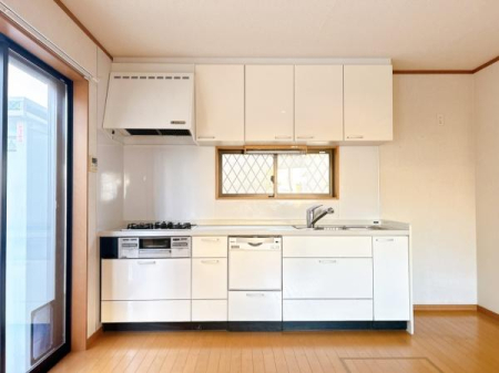 �L�b�`�� �L�b�`���̓v���N���[�j���O���s���܂��B