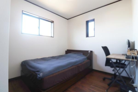 ���r���O -